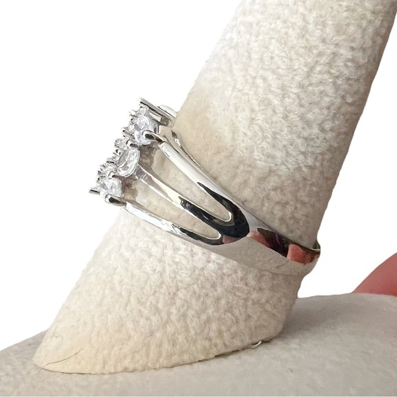 White/Clear Marquise & Round Cut Rhinestone Triple Split Shank Ring - Picture 6 of 9